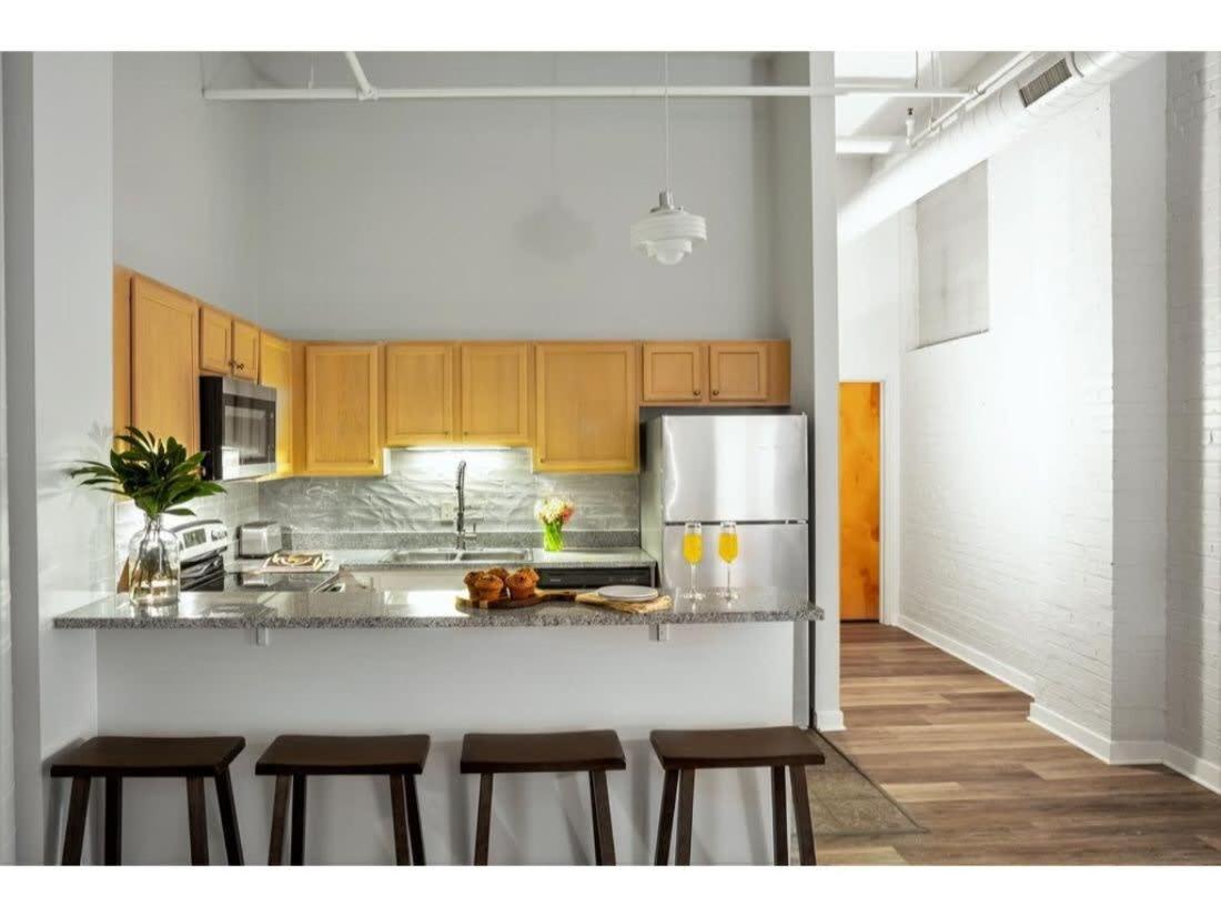 Beautiful 2Br 2Ba In The Block By Cozysuites Indianapolis Eksteriør billede